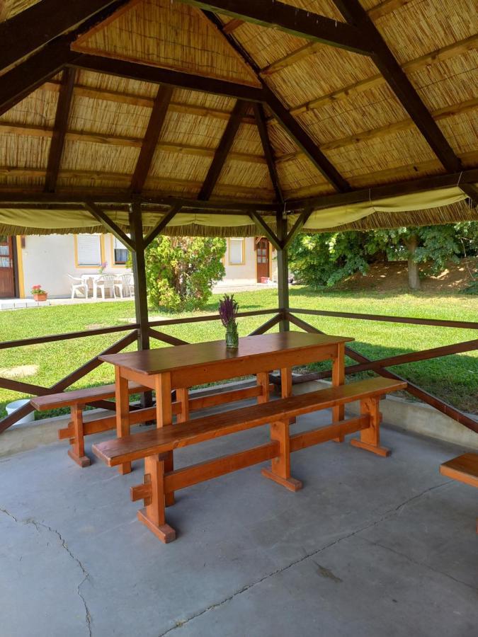 Helena Apartman Cserszegtomaj Esterno foto